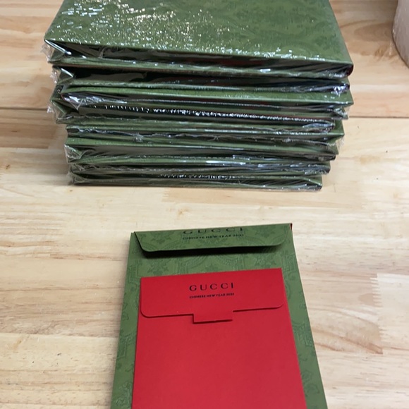 GUCCI CHINESE NEW YEAR ENVELOPES FROM 2021 - Picture 2 of 4